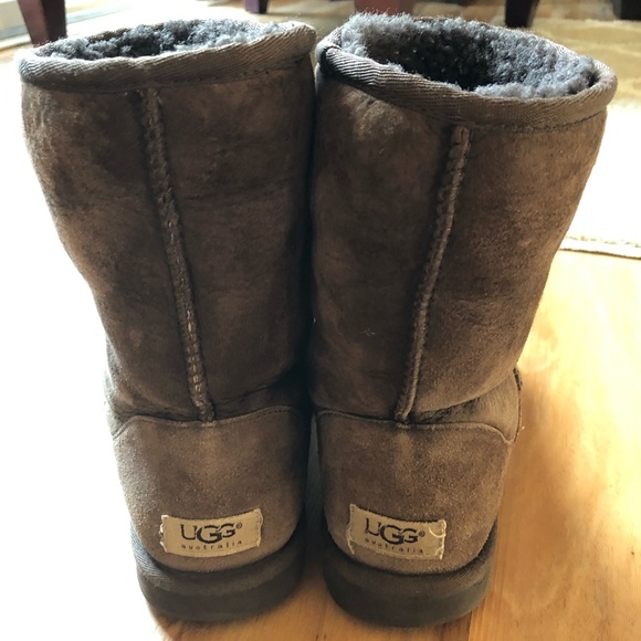 UGG Shoes - Short UGG boots chocolate brown size 9